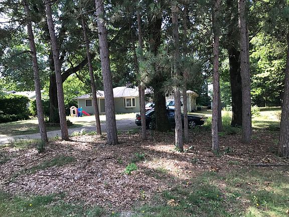 3rd image of 59638 Whitewood Dr