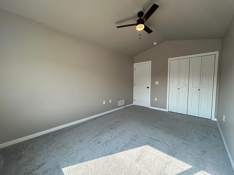 253 Lindemann Dr — Photo 12