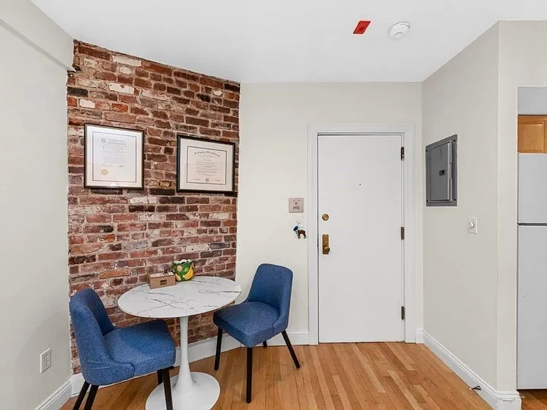 21 Chauncy St #3B — Photo 2