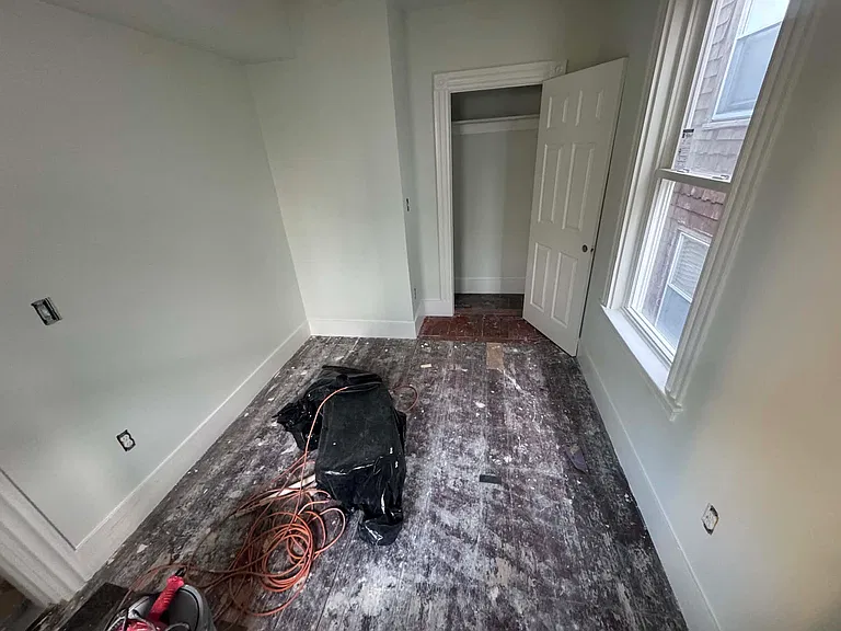 450 E 6th St #3 — Photo 6
