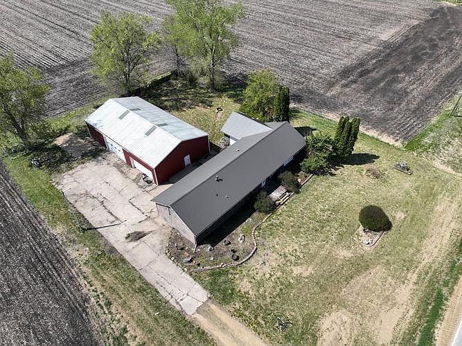 1975 190th St, Grand Mound, IA 52751 Zillow