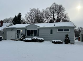 363 Pattonwood Dr, Rochester, NY 14617