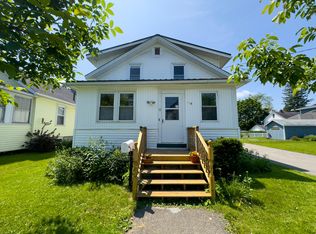 11 Kineo St, Bangor, ME 04401