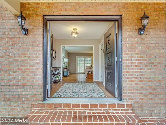 2nd image of 8419 Porter Ln