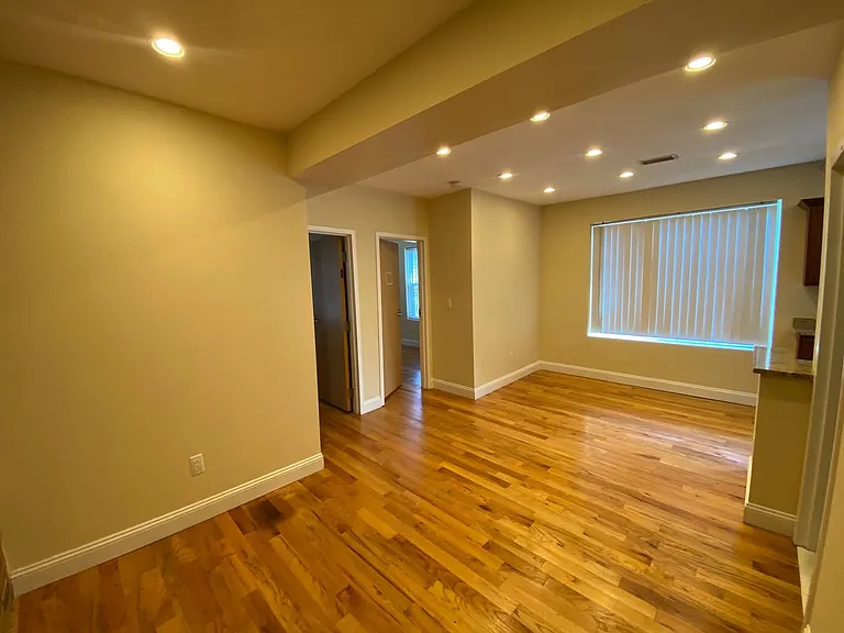 555 Winchester Ave — Photo 4