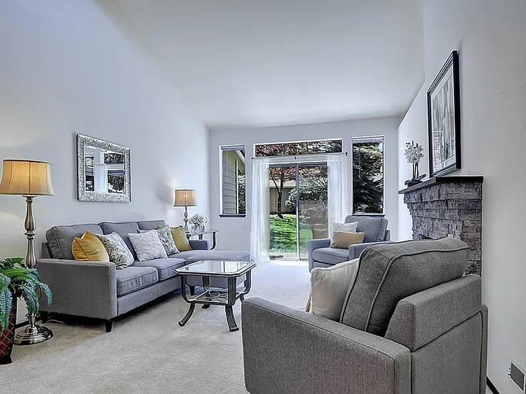15908 Village Green Dr #B — Photo 6