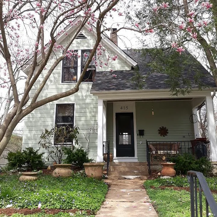 415 Oak St photo 1
