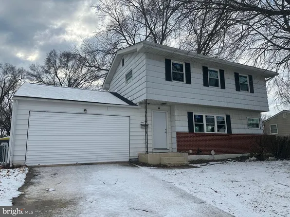 17 Pearson Dr, Newark, DE 19713