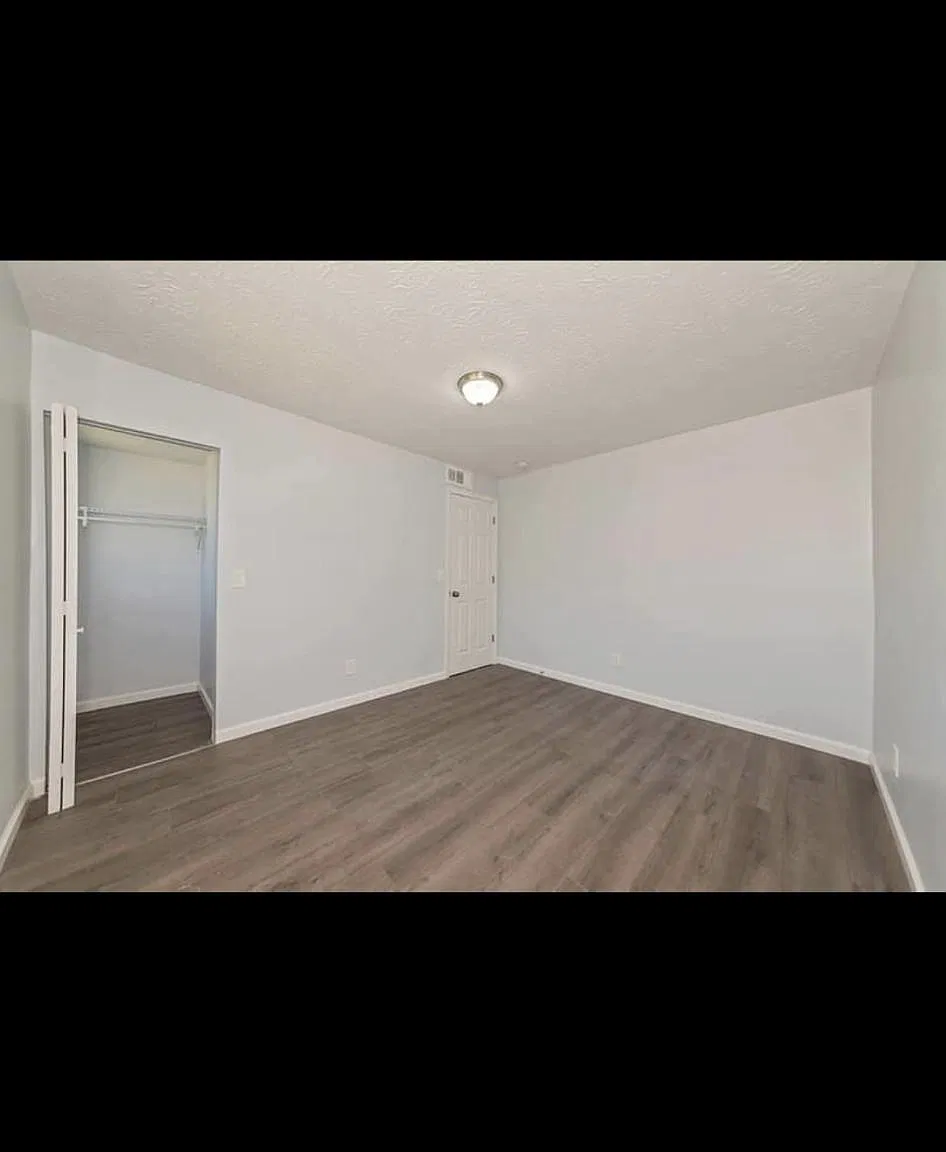 3 bed, 1.5 bath, 970 sqft, $1,600 — Photo 3