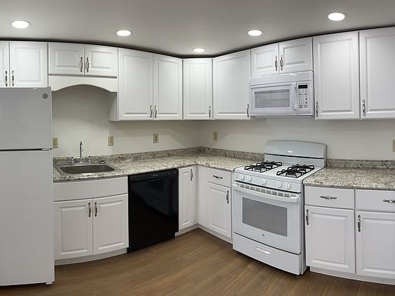 3rd image of 810 North Ave APT 1