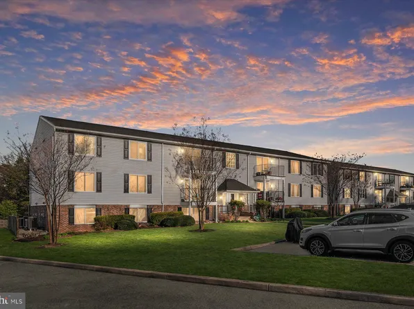 8028 Abbey Ct APT G, Pasadena, MD 21122