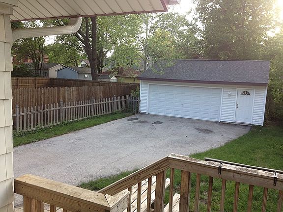 3rd image of 822 Woodward St
