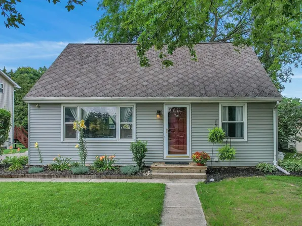 321 E Cherry St, Mason, MI 48854