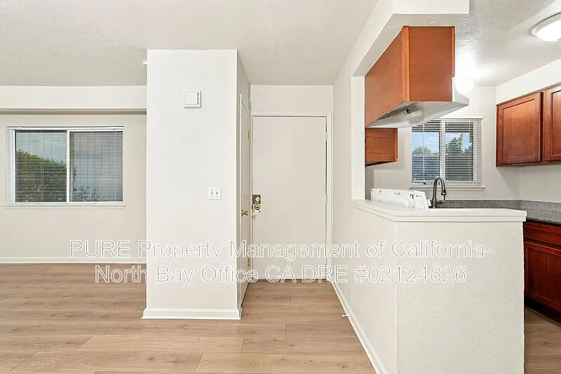 2 bed, 1.0 bath, 860 sqft, $2,050 — Photo 4