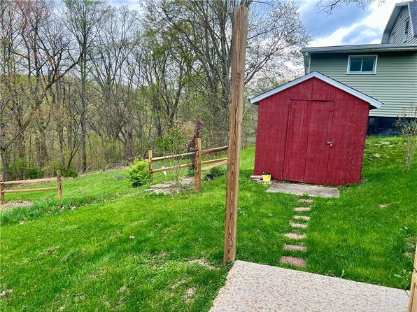 1105 Glenn Ave, Beaver Falls, PA 15010