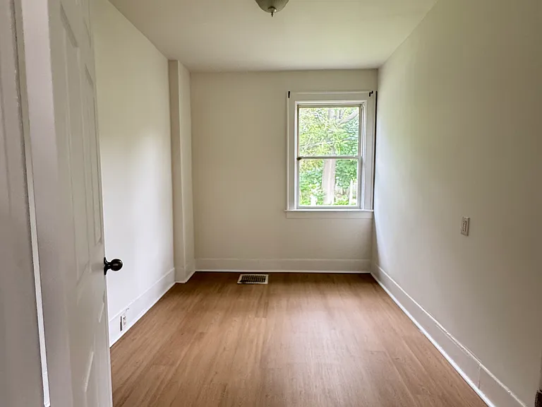 432 Campbell Ave — Photo 6