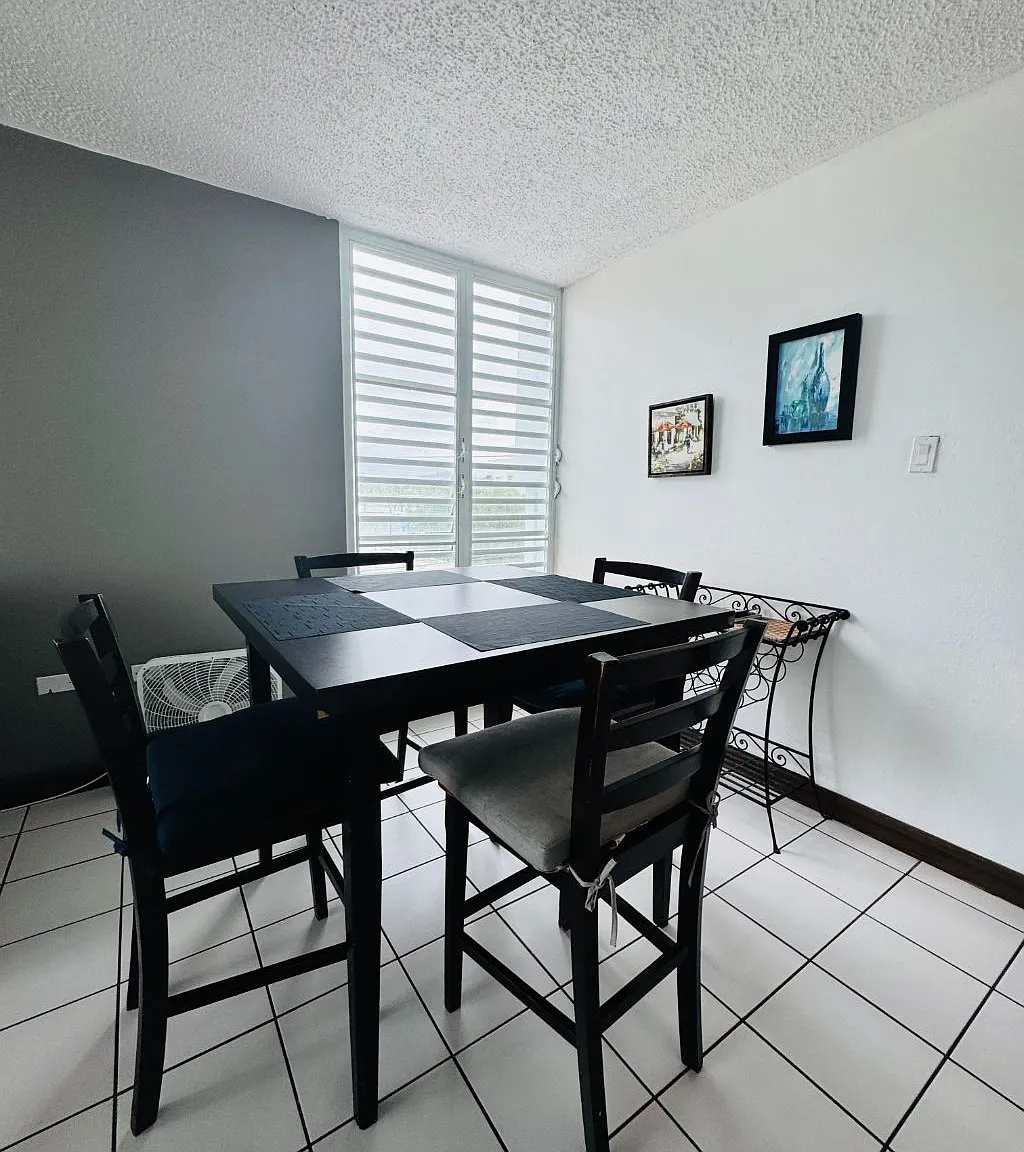 2 bed, 1.0 bath, 800 sqft, $1,300 — Photo 4
