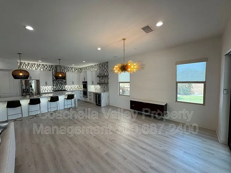74635 Tesla Dr — Photo 21