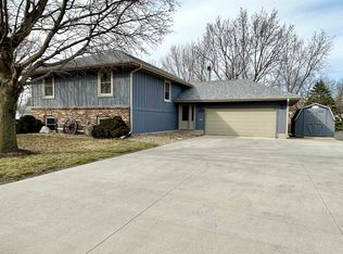 210 Plaza Heights Rd, Marshalltown, IA 50158