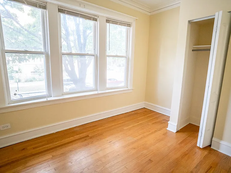 3305 W Sunnyside Ave — Photo 4