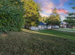 305 Vineyard St, Hardin, IL 62047