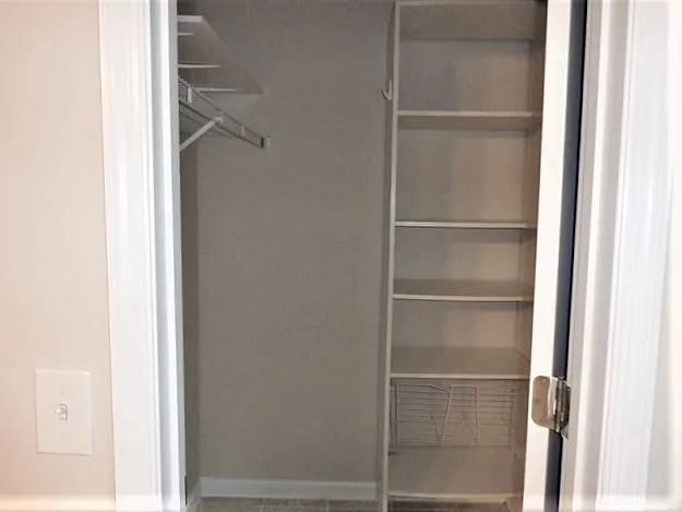 172 Parkside Dr — Photo 13
