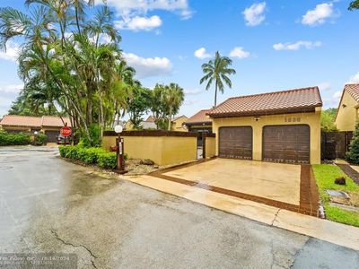 1080 NE 203rd Ter, Miami, FL, 33179
