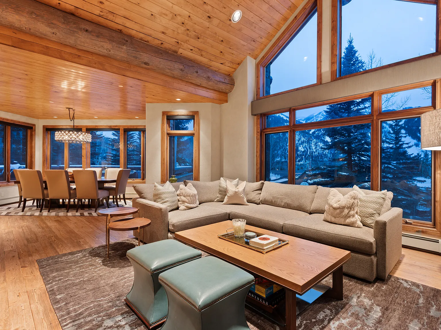 4 bed, 4.5 bath, 5049 sqft, $60,000 — Photo 2