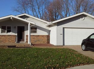 2405 Farnham Ct, Florissant, MO 63033