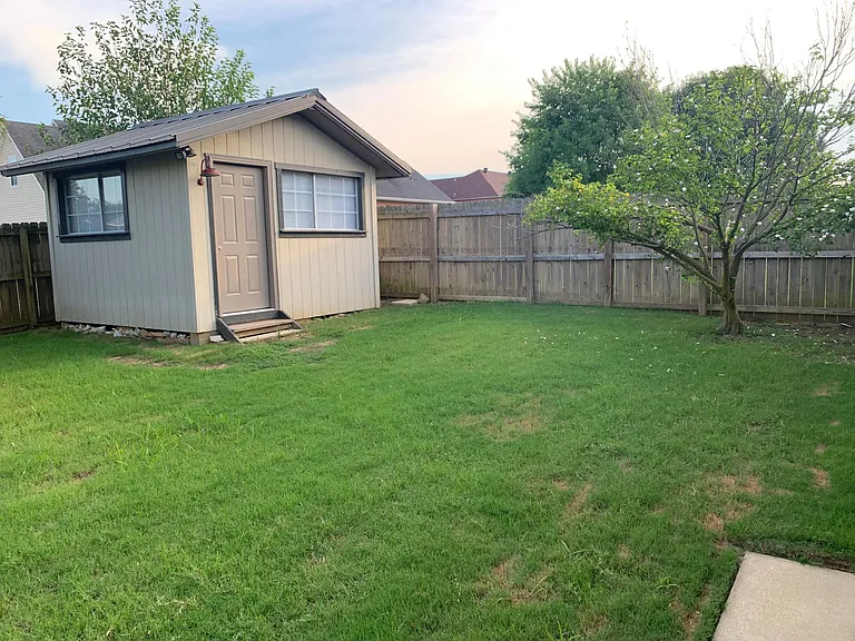 1316 Hemingway Cir — Photo 5