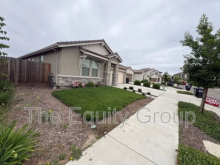1336 W Porter Ct — Photo 3