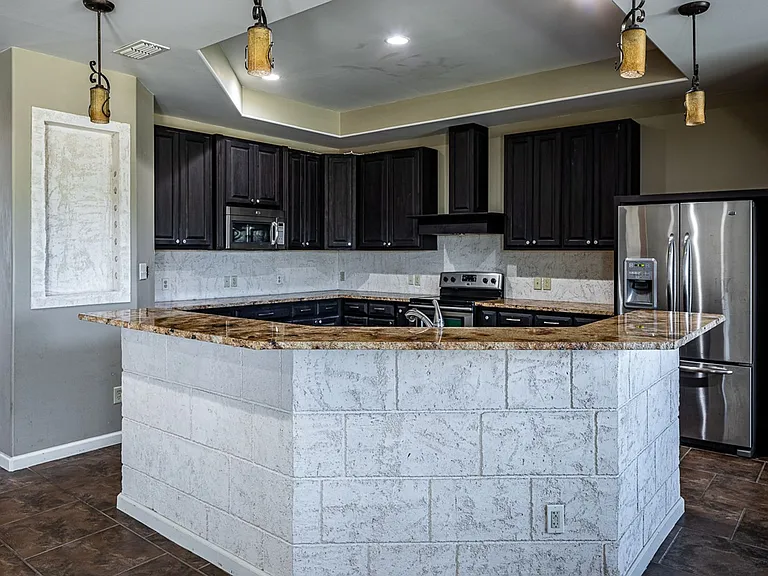 136 Dos Caballos — Photo 11