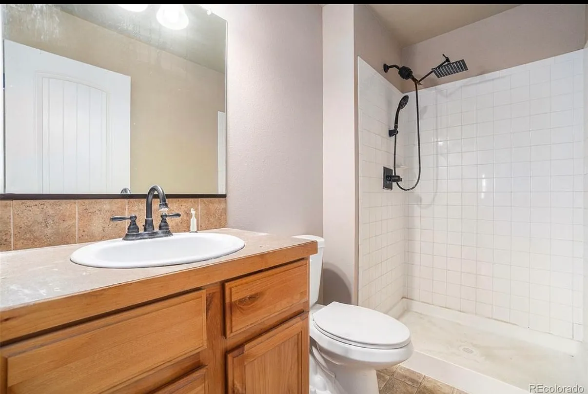 3 bed, 2248 sqft, $800 — Photo 1