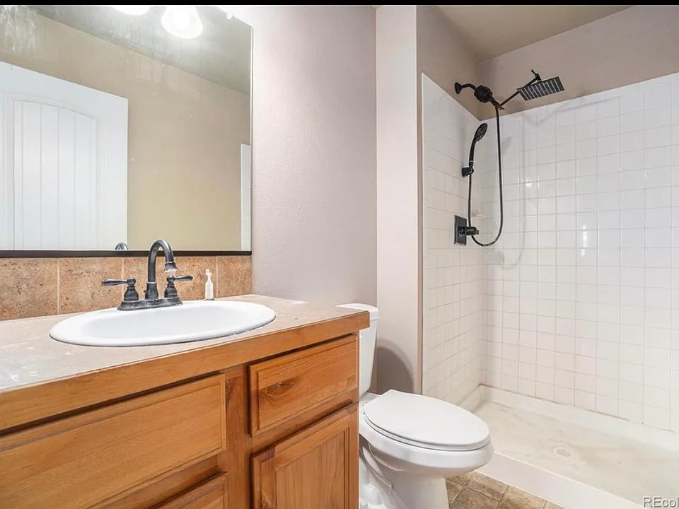 25 Johnson Cir