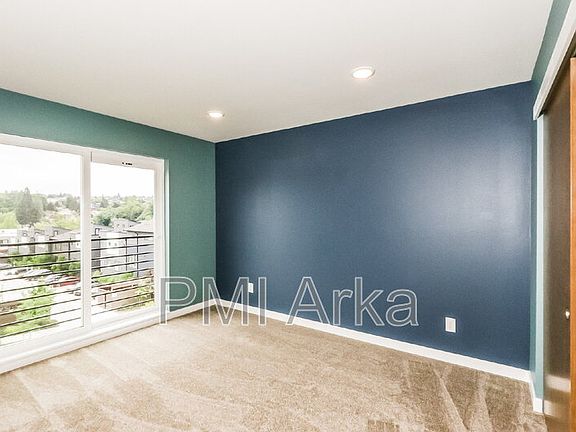 3rd image of 1919 25th Ave S #B