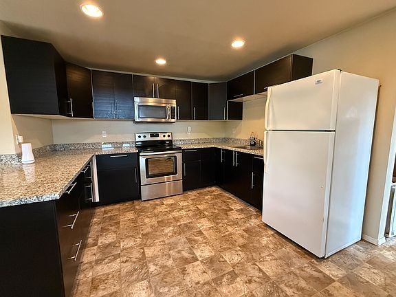 3rd image of 12973 Wye Lake Blvd SW