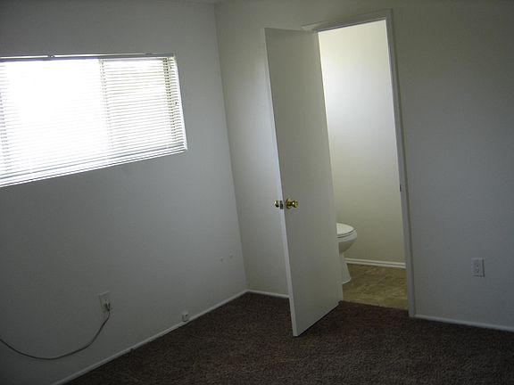 5th image of 340 W 19th St APT 4