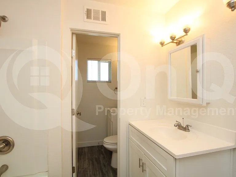 2202 W Devonshire Ave #4 — Photo 11