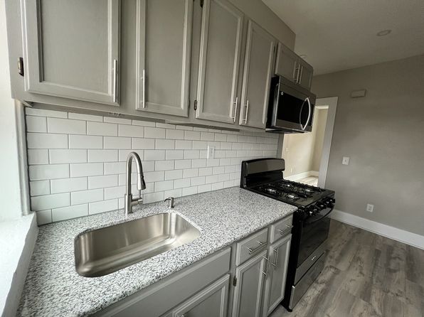 1959 E Main St