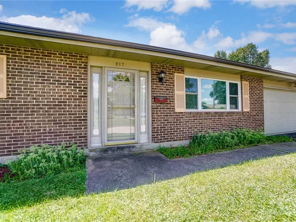 217 Porter Dr, Englewood, OH 45322