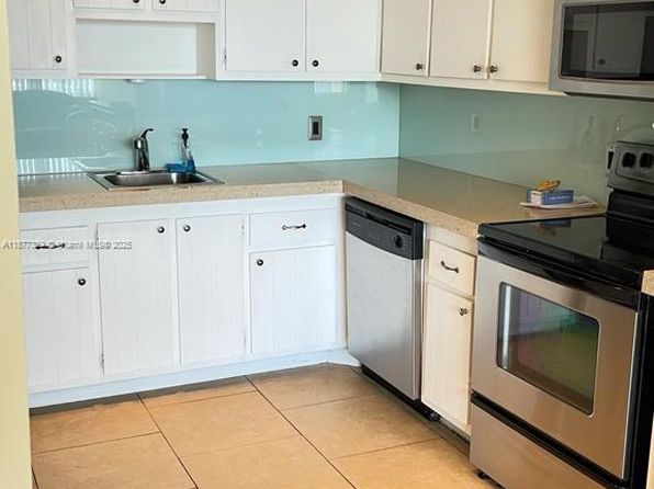 2025 NE 164th St APT 906