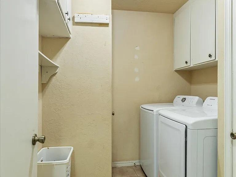 2905 NW Templeton Ter — Photo 29