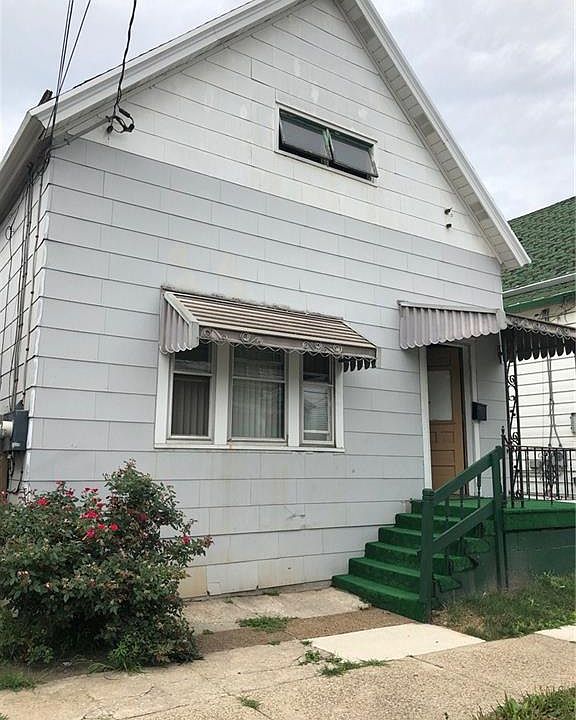 1st image of 156 Playter St