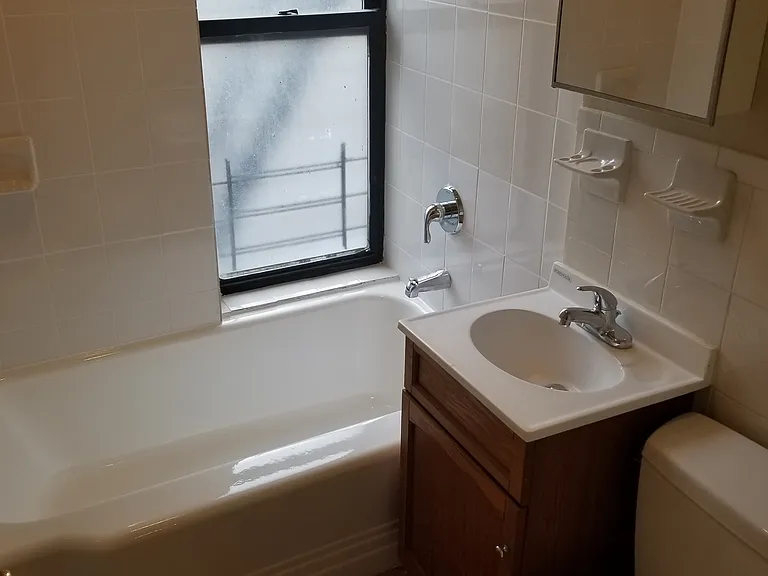 2095 Grand Concourse #O12 — Photo 10