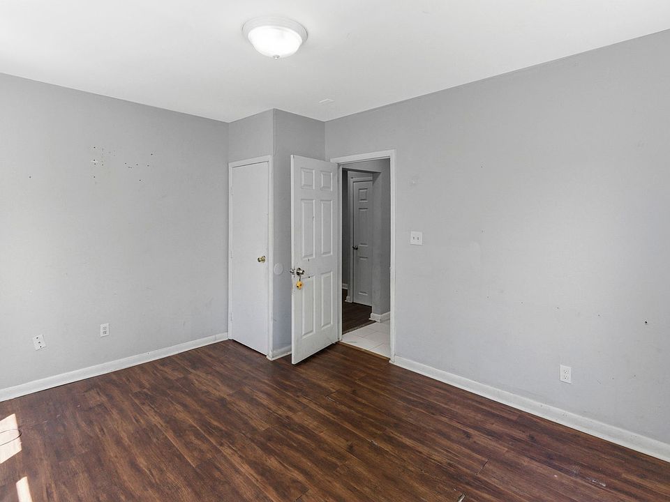 1st image of 80 Melrose Ave #1