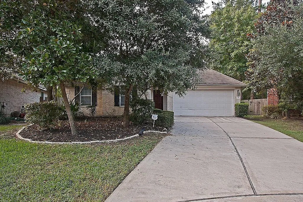 3 bed, 2.0 bath, 1743 sqft, $2,000 — Photo 1