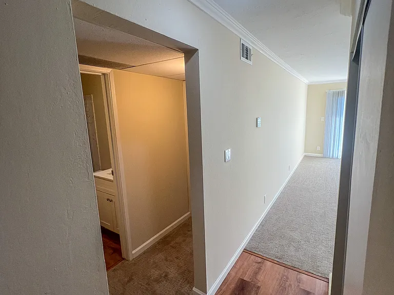 Quail Hill Apartments — Photo 24
