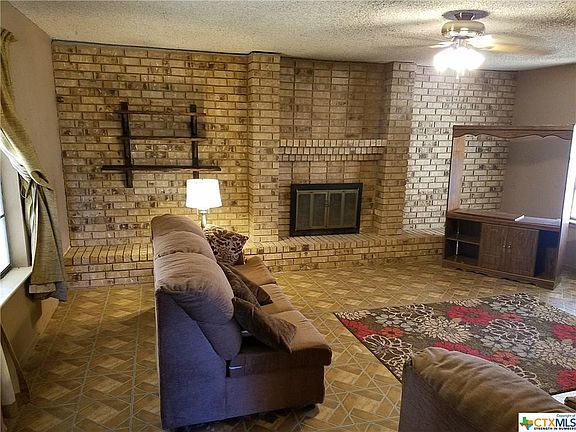 4th image of 120 Mighty Oak Ln