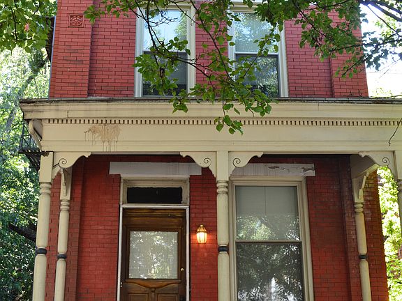 3rd image of 131 Parker St APT 1