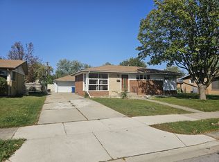 424 E Drake Ave, Addison, IL 60101
